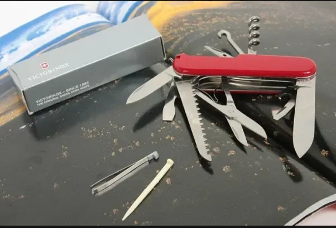 Navaja Victorinox 1.3713 Color Rojo Con 15 Servicios Rojo